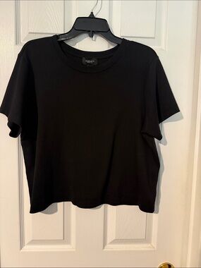 Jones New York Black Crewneck Short Sleeve Tee